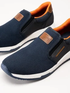 Rieker - Mörkblå slip on skor i stickad mesh