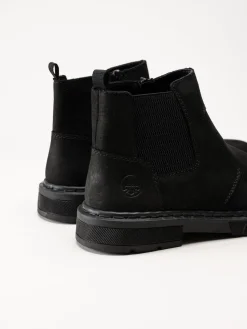 Rieker - Svarta fodrade boots i oljad nubuck