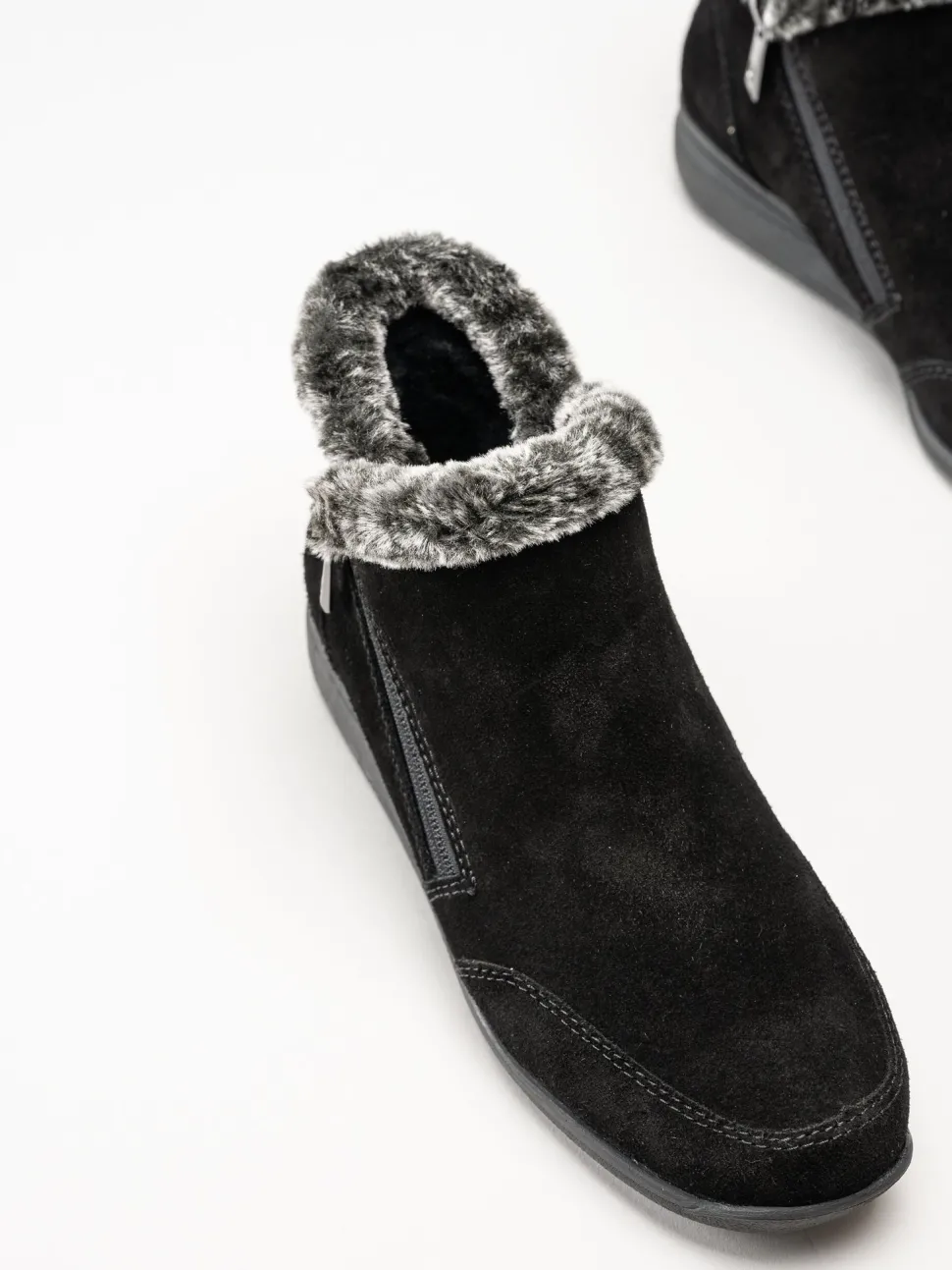 Rieker - Svarta fodrade boots i mocka