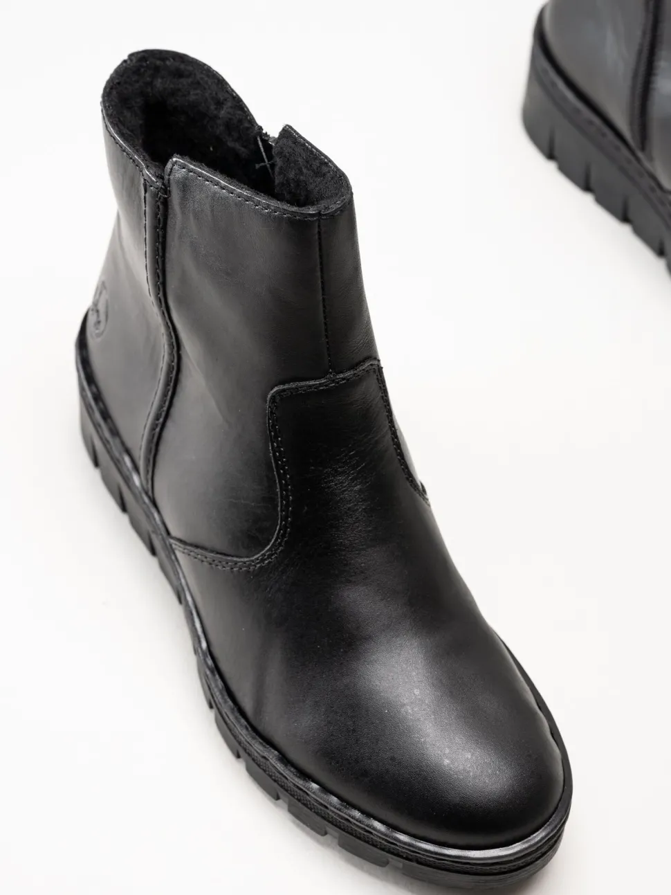 Rieker - Svarta fodrade kilklackade boots