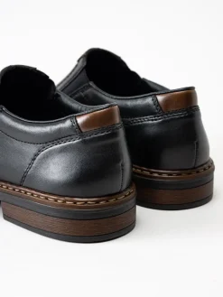 Rieker - Svarta loafers i skinn