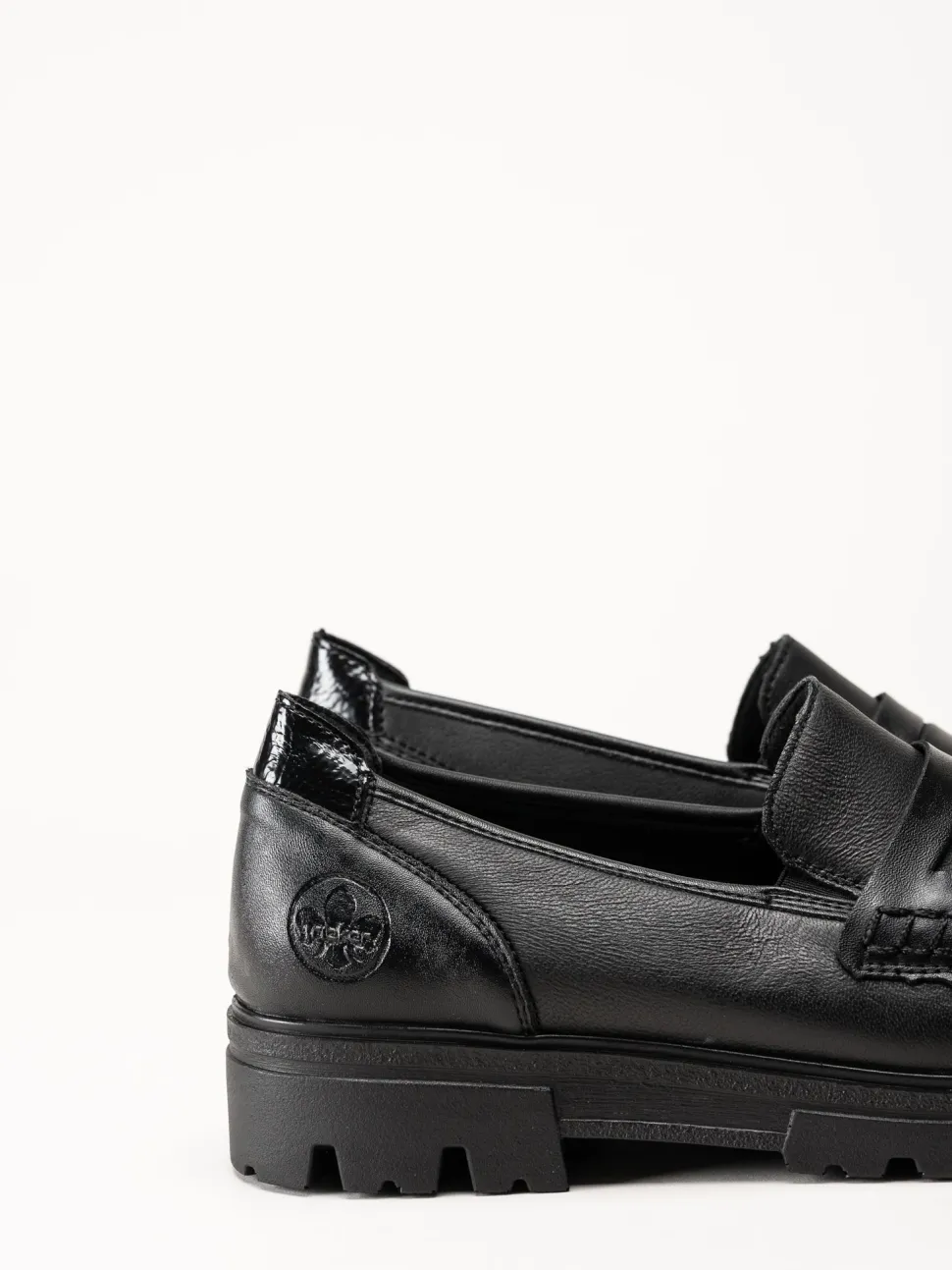Rieker - Svarta loafers i skinn