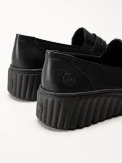 Rieker - Svarta loafers i skinn