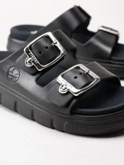 Rieker - Svarta slip in sandaler i skinnimitation