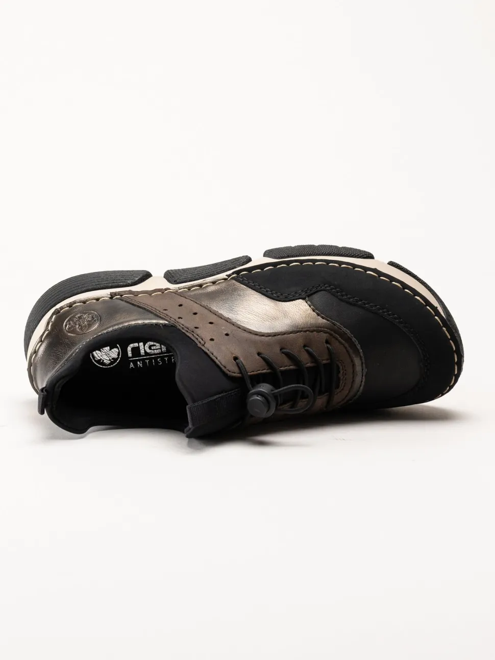Rieker - Svarta slip on promenadskor