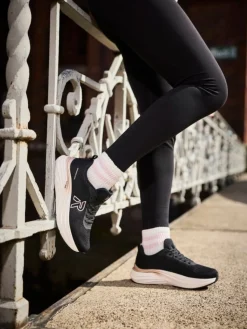Rieker - Svarta sneakers i mesh