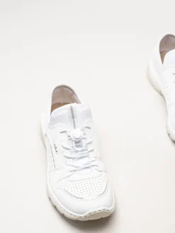 Rieker - Vita slip on skor i skinnimitation