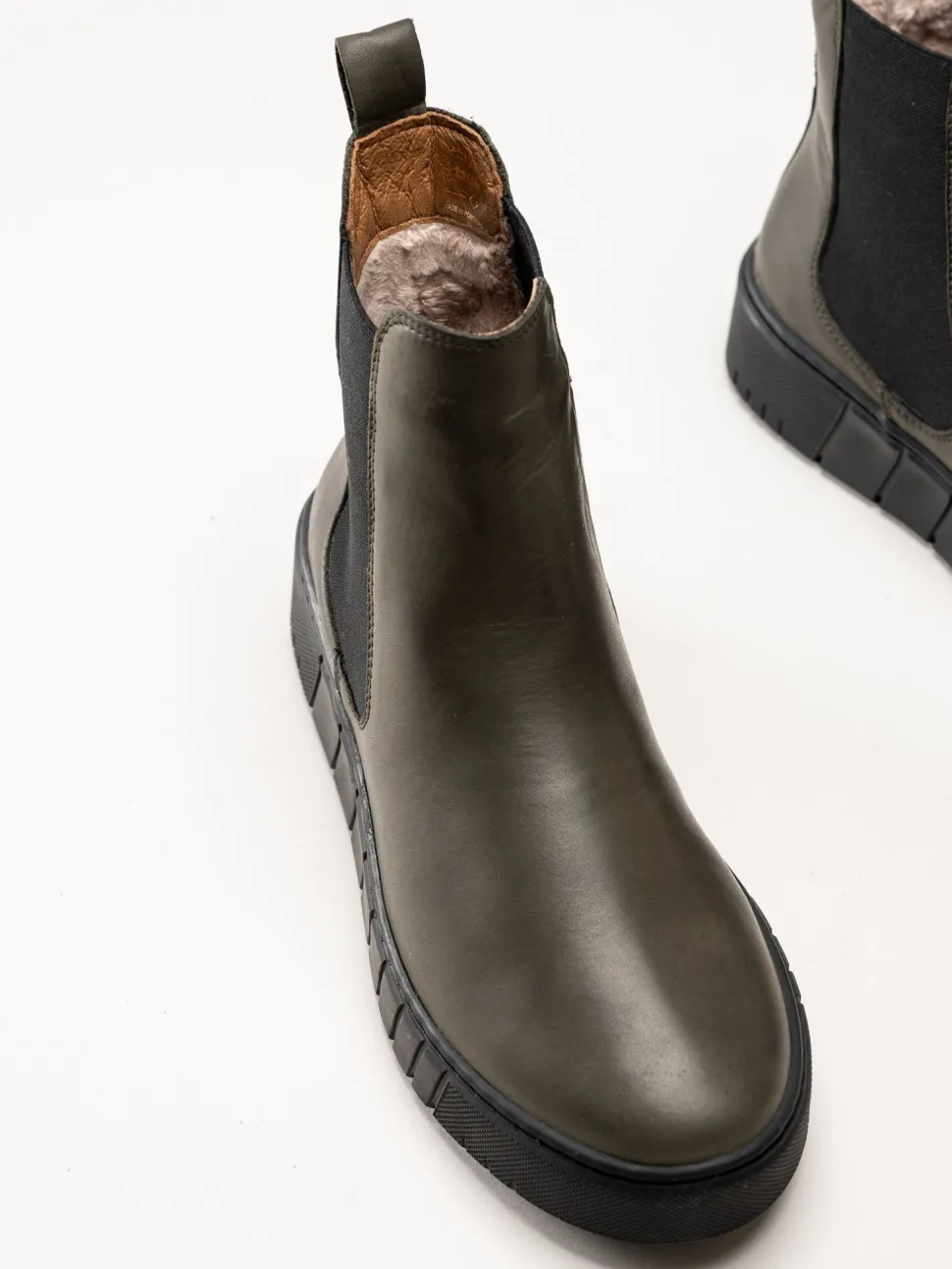 Rosa Negra - Gröna fodrade chelsea boots i skinn