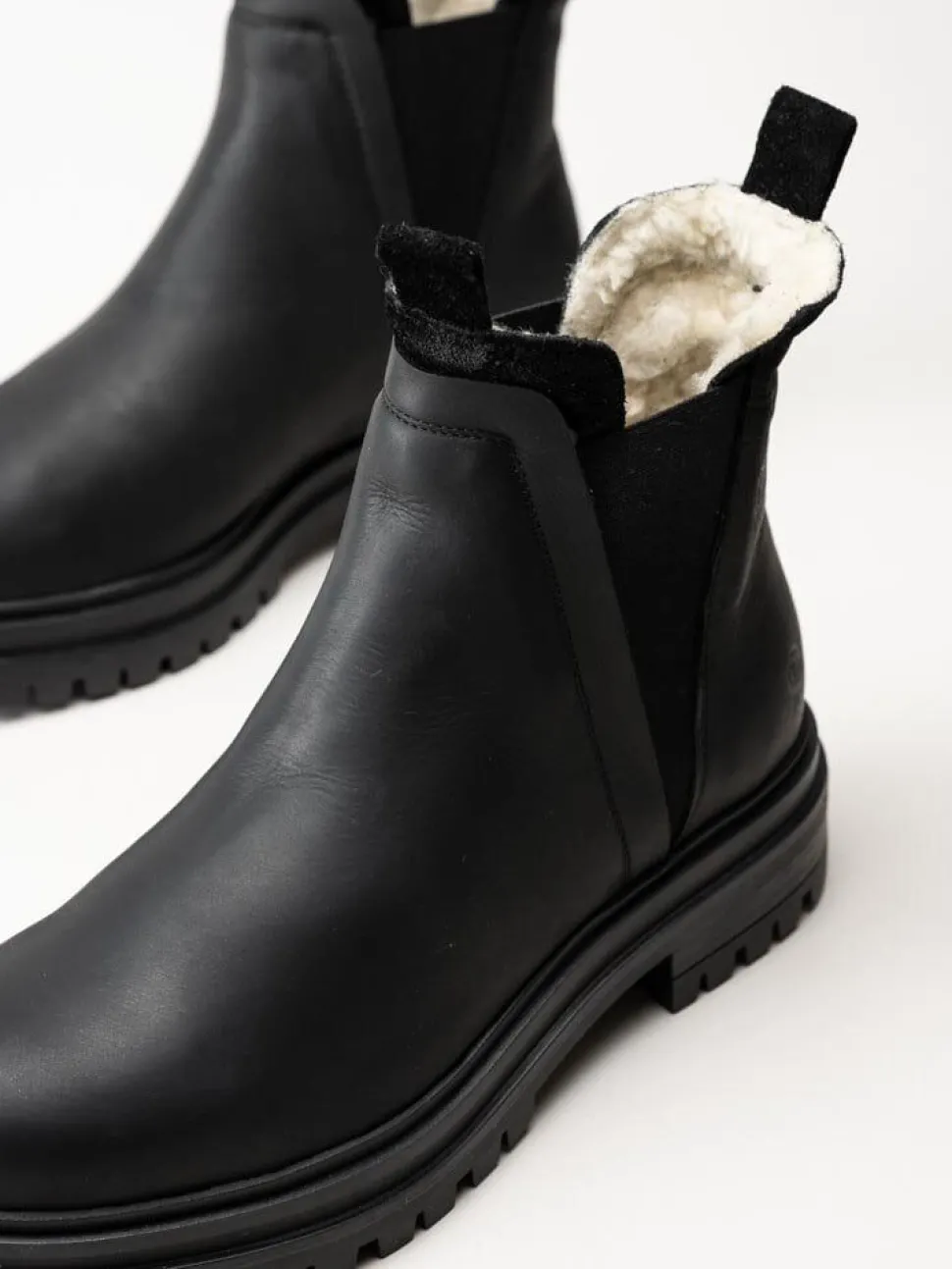 Rosa Negra - Svarta fodrade chelsea boots i oljad nubuck