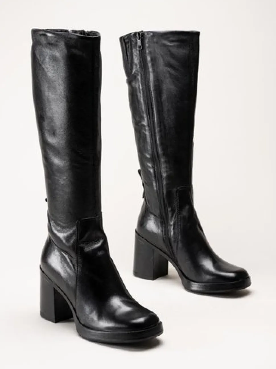 Rugged Gear - Bondi Mini LUXE - Ljusbruna fårskinnsfodrade boots i mocka