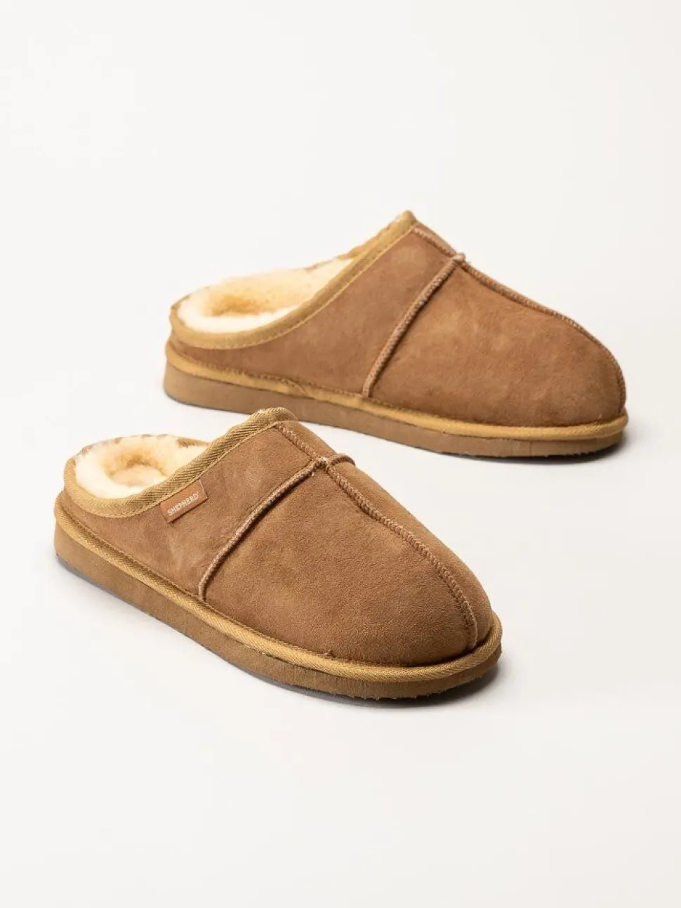 Shepherd - Bobo - Ljusbruna slip in tofflor i mocka