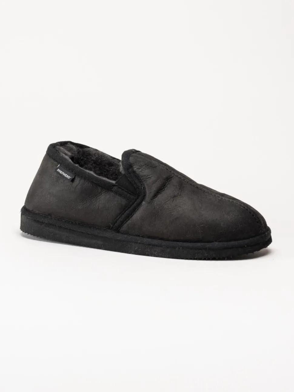Shepherd - Bosse - Svarta slip on fårskinnstofflor