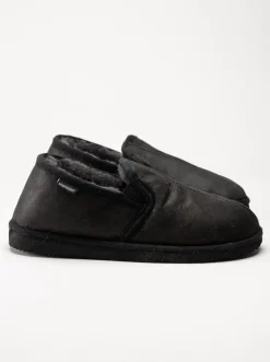Shepherd - Bosse - Svarta slip on fårskinnstofflor