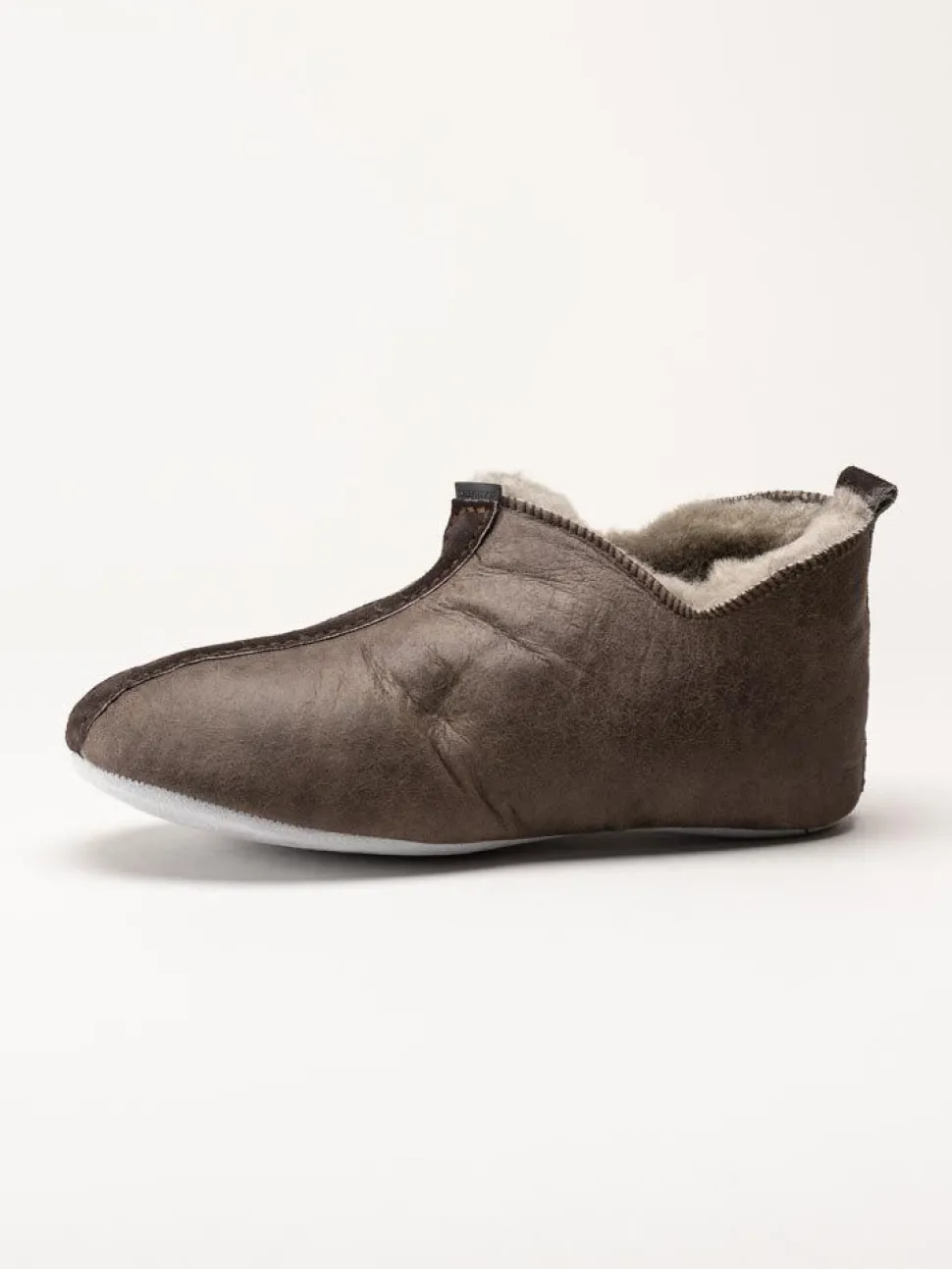 Shepherd - Henrik - Mörkbruna slip on fårskinnstofflor
