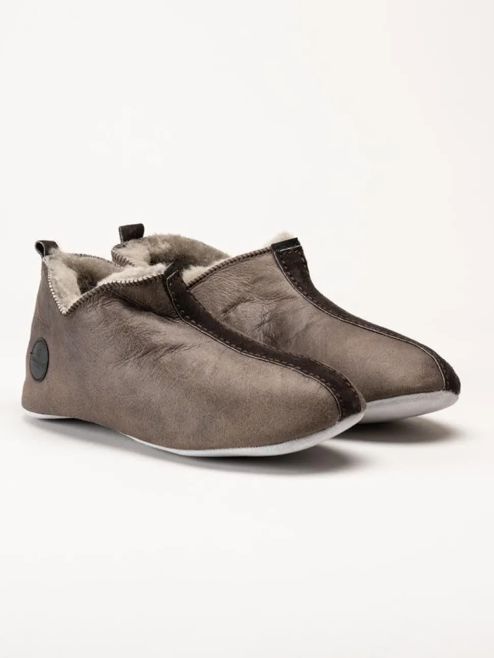 Shepherd - Henrik - Mörkbruna slip on fårskinnstofflor