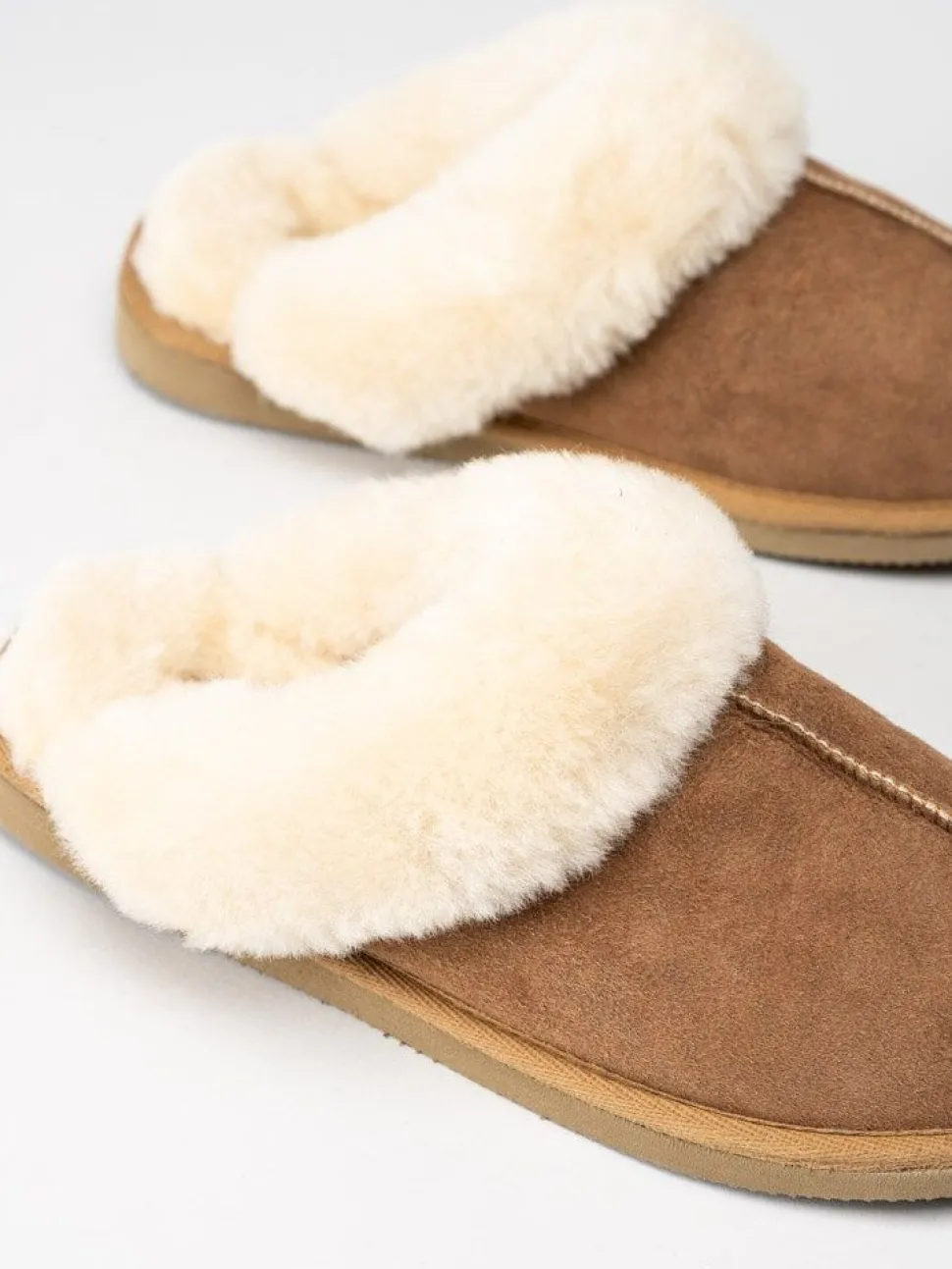 Shepherd - Jessica - Ljusbruna slip in fårskinnstofflor