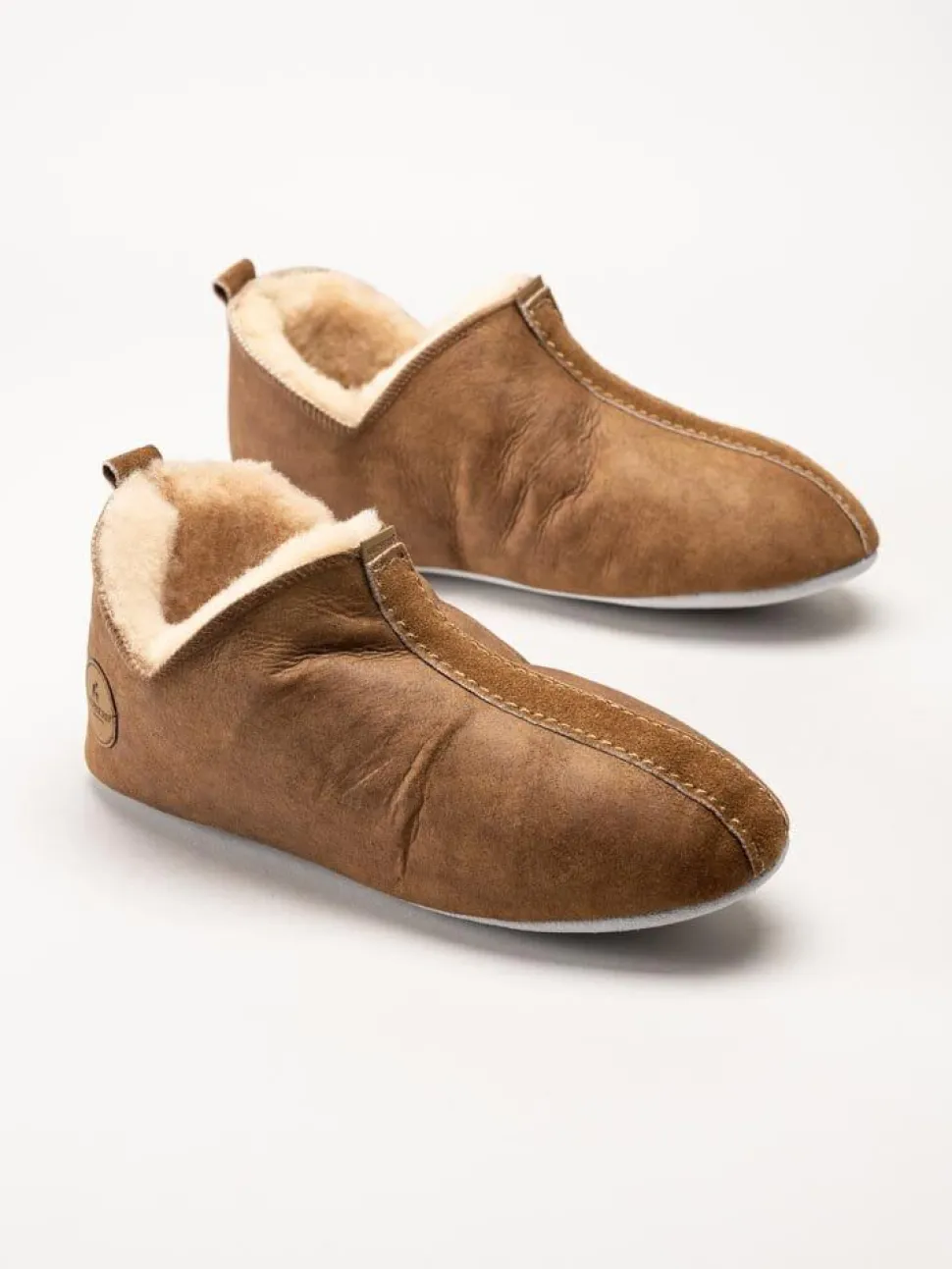 Shepherd - Lina - Ljusbruna slip on fårskinnstofflor