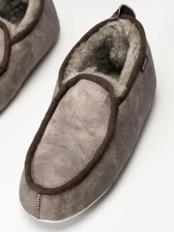 Shepherd - Malte - Bruna slip on fårskinnstofflor