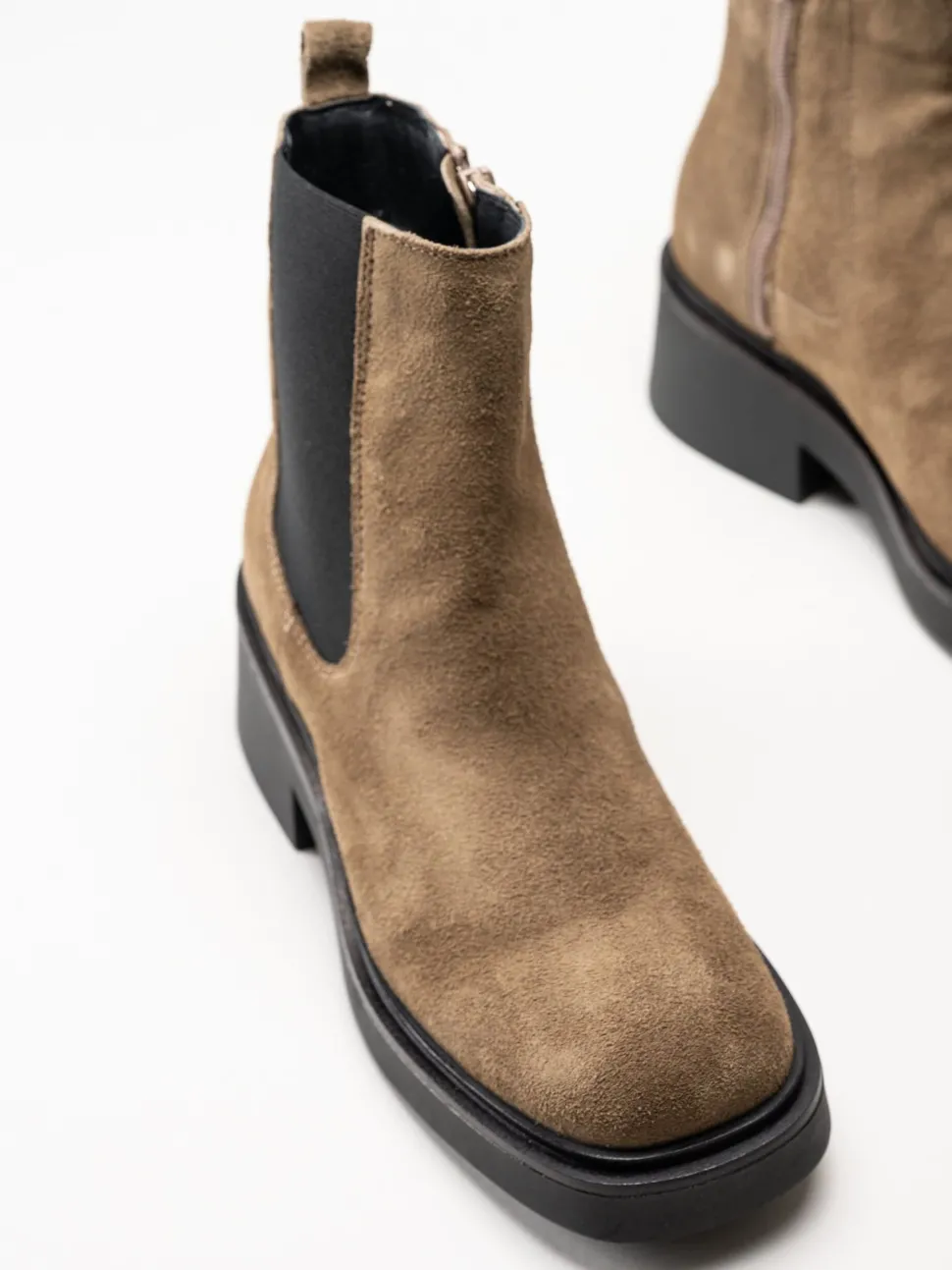 Shoedesign Copenhagen - Saddle - Bruna chelsea boots i mocka