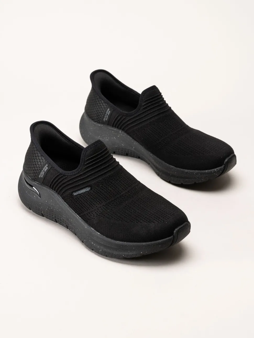 Skechers - Arch Fit 2.0 - Svarta slip-ins sneakers