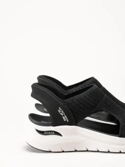 Skechers - Arch Fit - Svarta slip-in sandaler