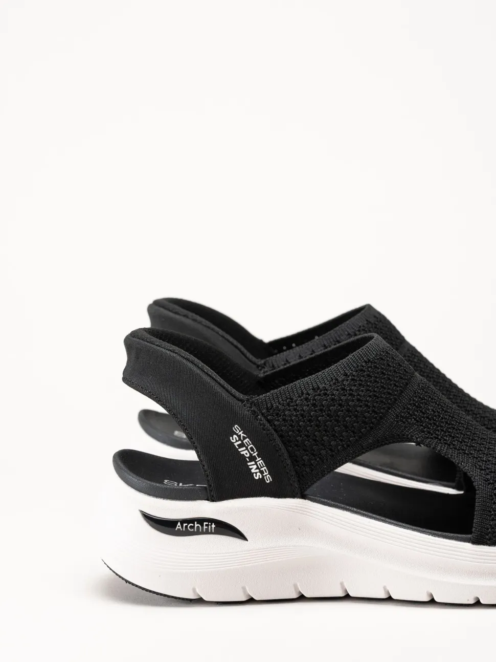 Skechers - Arch Fit - Svarta slip-in sandaler