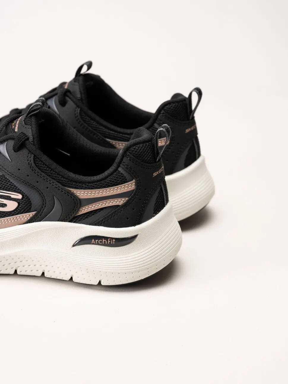 Skechers - Arch Fit 2.0 - Vintage Lux - Svarta sportiga sneakers