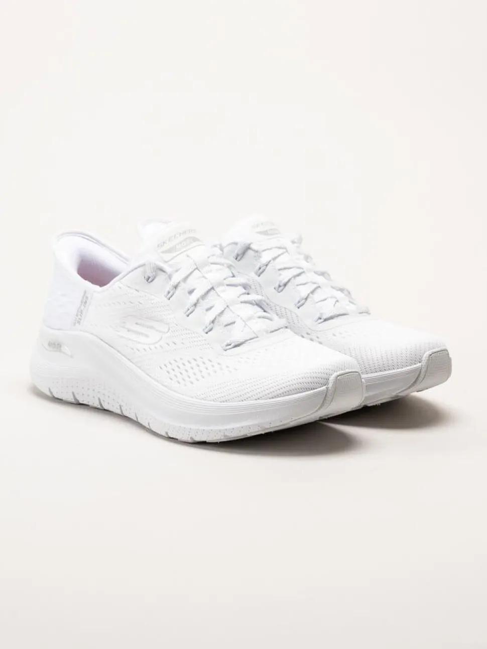 Skechers - Arch Fit 2.0 - Vita slip-ins sneakers i mesh