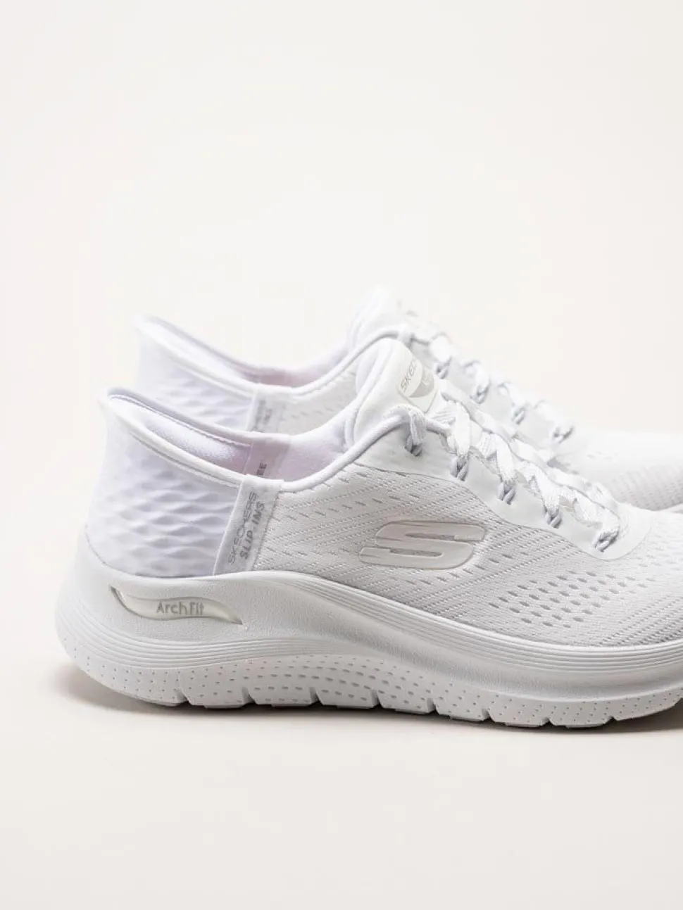 Skechers - Arch Fit 2.0 - Vita slip-ins sneakers i mesh