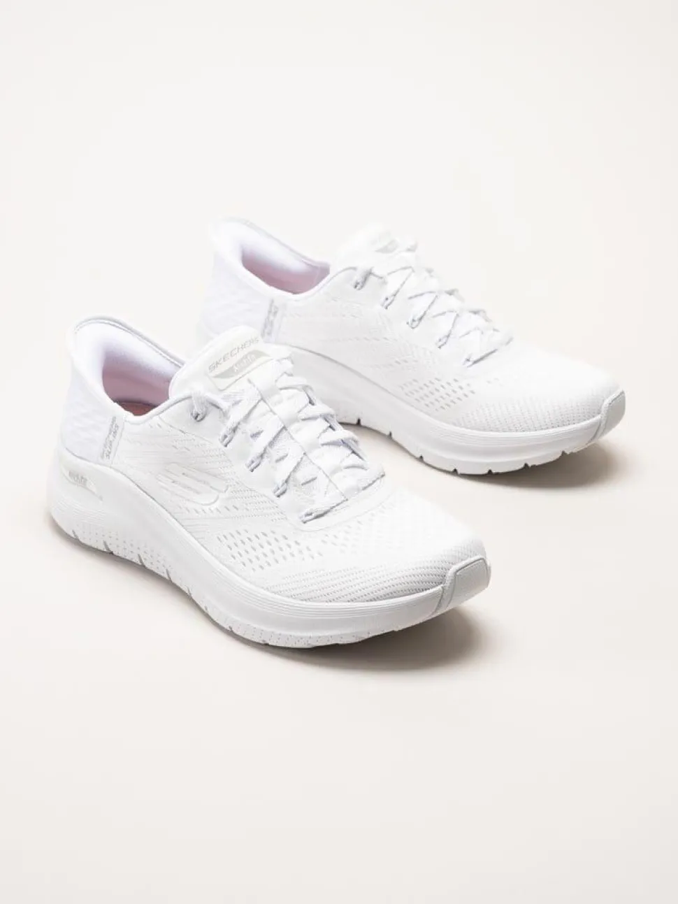 Skechers - Arch Fit 2.0 - Vita slip-ins sneakers i mesh