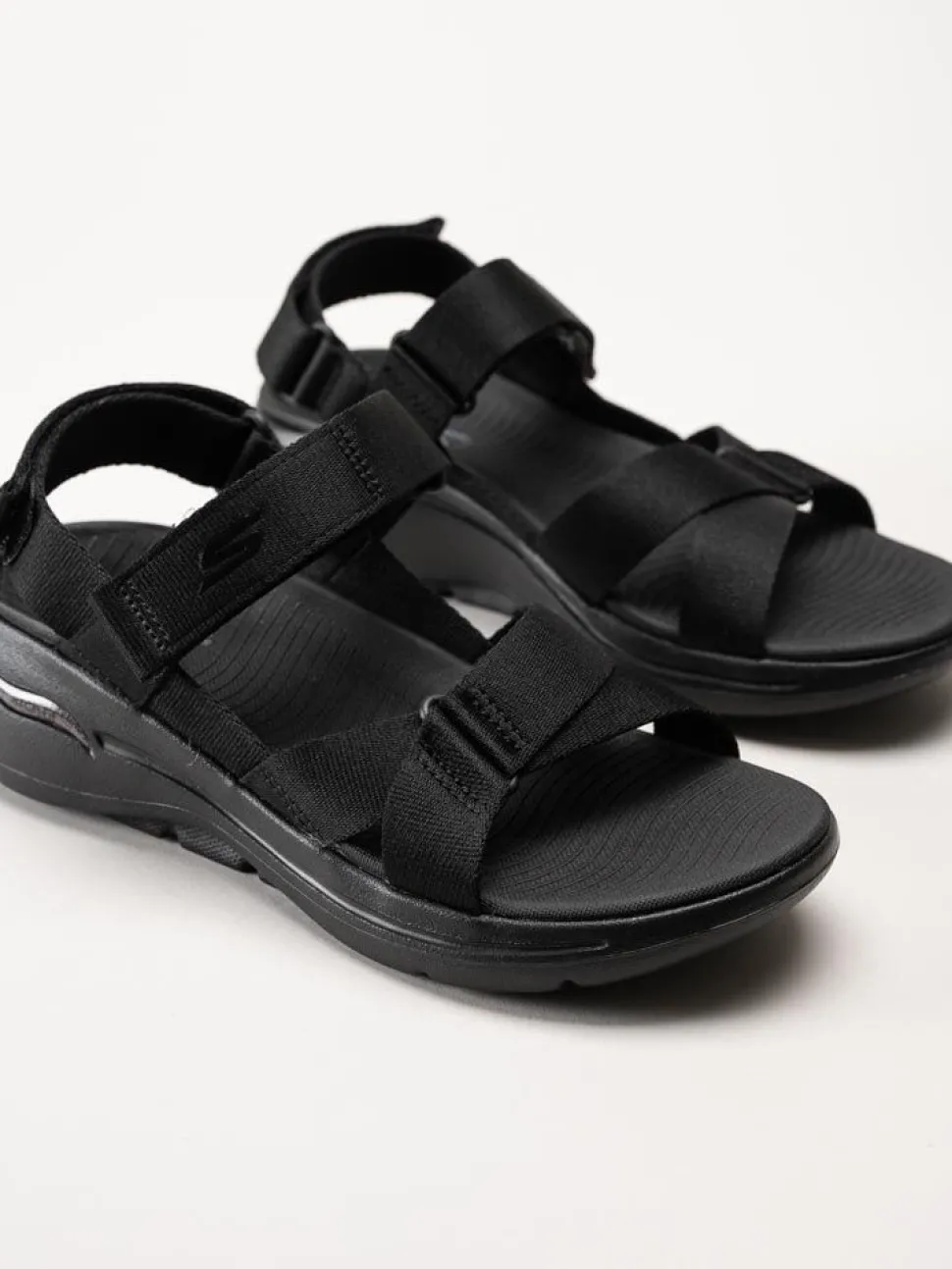 Skechers - Go Walk Arch Fit - Svarta remsandaler i textil