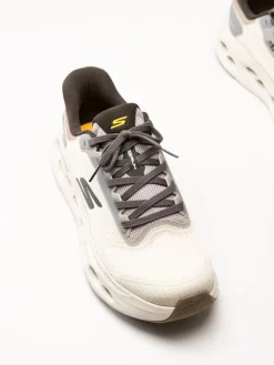 Skechers - Max Cushion - Beige slip ins sneakers
