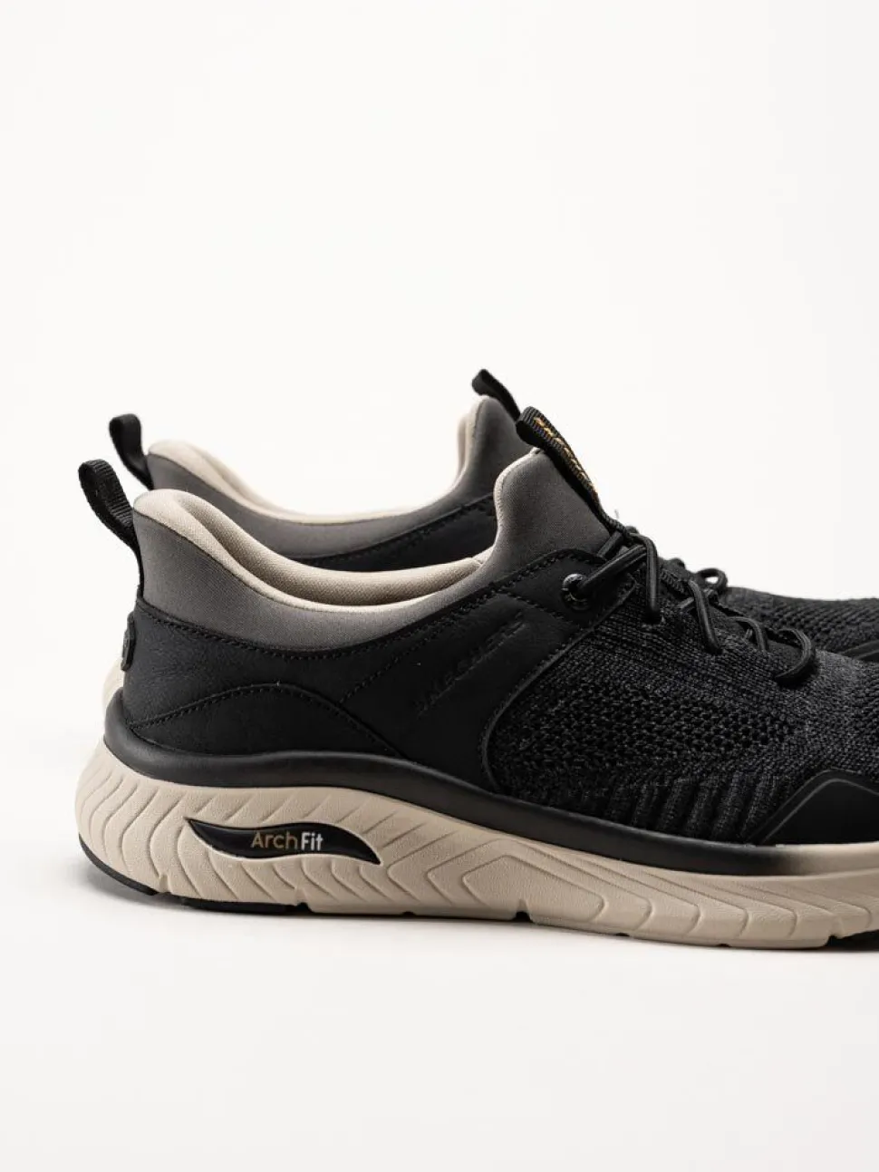 Skechers - Relaxed fit - Svarta slip-ins sneakers i mesh