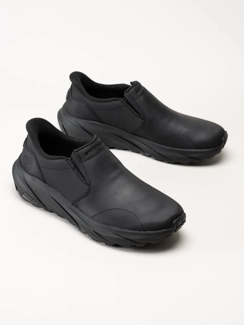 Skechers - Slip-Ins Conner - Rayne - Svarta slip-Ins promenadskor i oljad nubuck