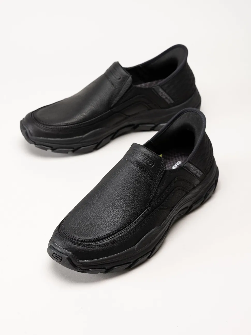 Skechers - Slip-Ins Respected - Elgin - Svarta slip-Ins promenadskor i skinn