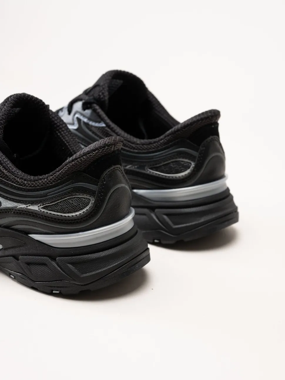 Skechers - Slip-Ins Stamina Sport - Svarta slip-ins sportskor