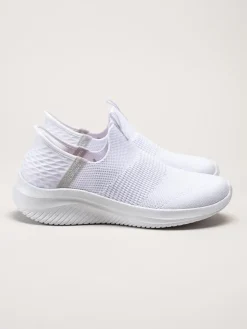 Skechers - Ultra Flex 3.0 Cozy Streak - Vita slip-ins sneakers i textil