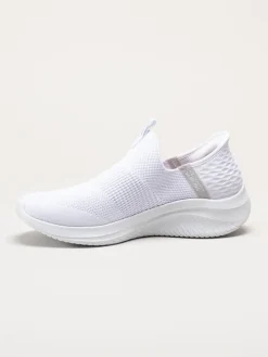 Skechers - Ultra Flex 3.0 Cozy Streak - Vita slip-ins sneakers i textil