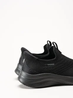 Skechers - Ultra Flex 4.0 - Svarta slip-ins sneakers