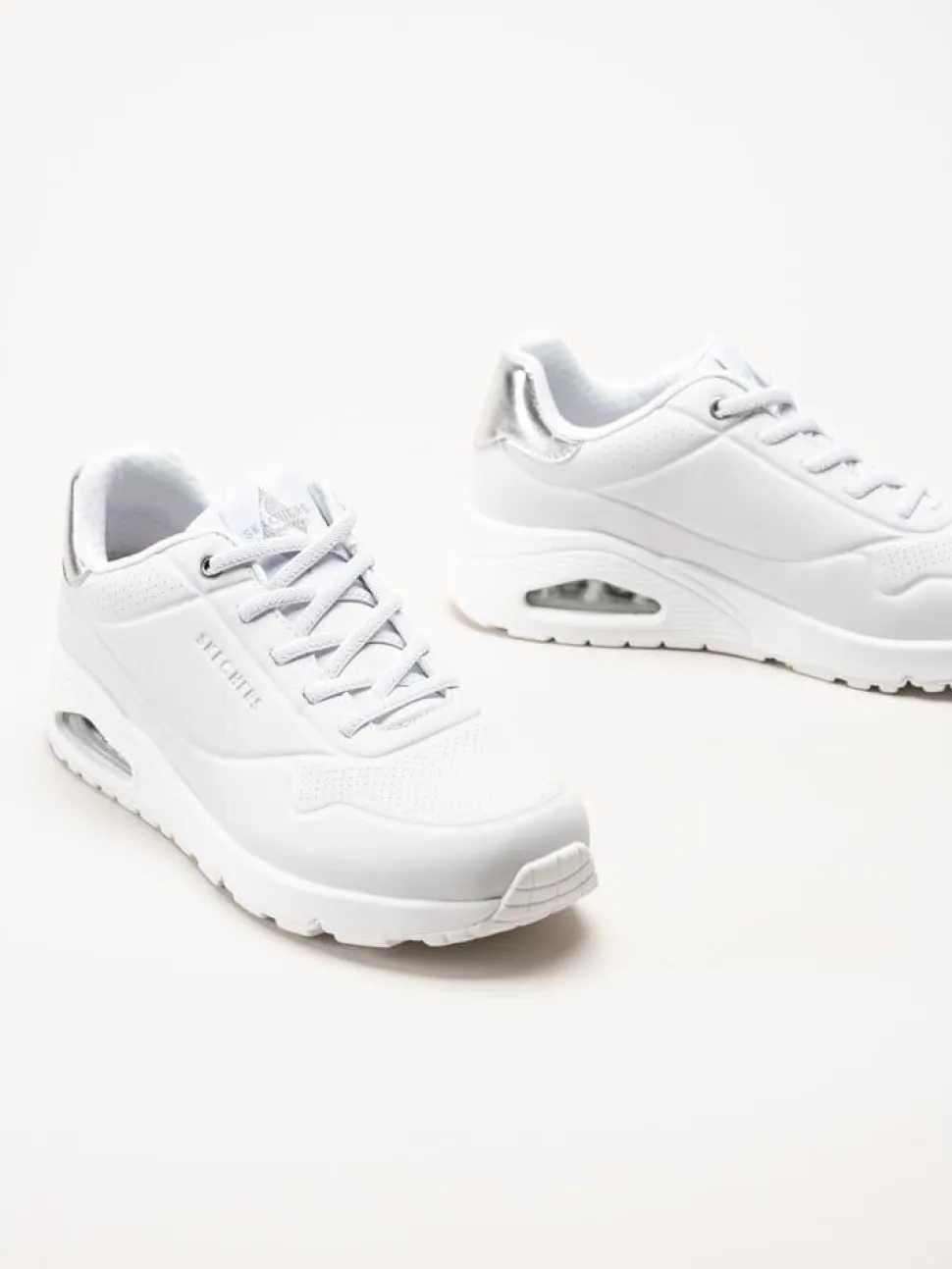 Skechers - Uno - Shimmer Away - Vita sneakers i skinnimitation