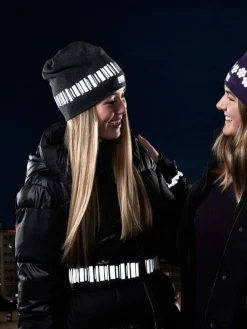 Smart in the Dark - Mössa Norrsken - Svart bomullsmössa med reflex Norrsken
