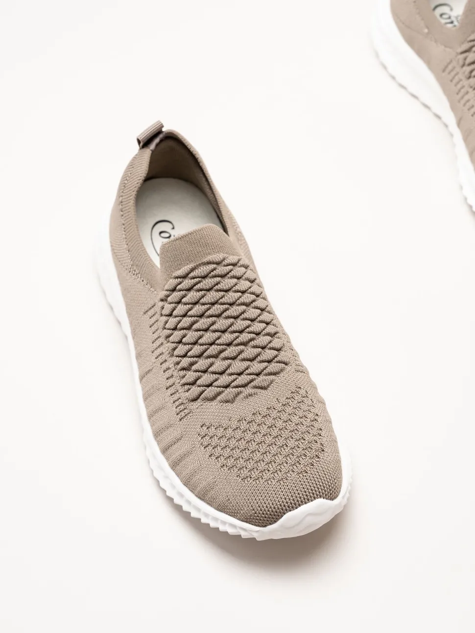 Soft Comfort - Swiss - Beige sneakers i stickad textil