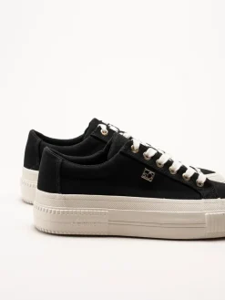 S.Oliver - Svarta platåsneakers i textil
