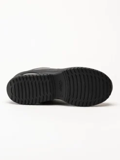 S.Oliver - Svarta sneakers i skinnimitation