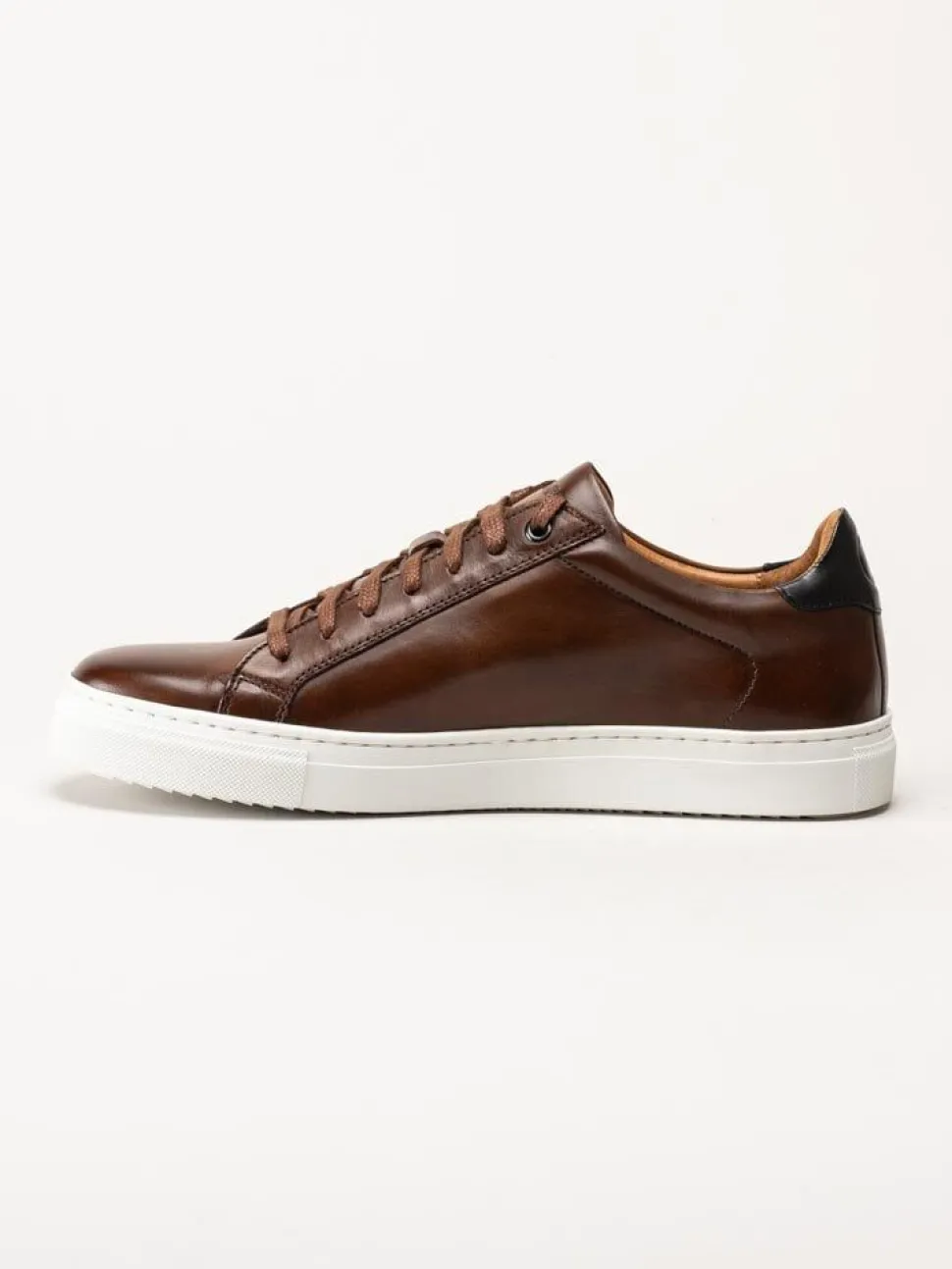 Strömberg - Arezzo - Bruna sneakers i skinn