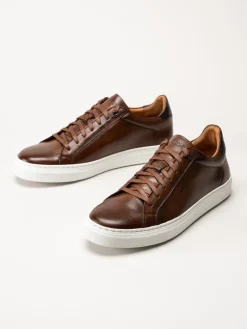 Strömberg - Arezzo - Bruna sneakers i skinn