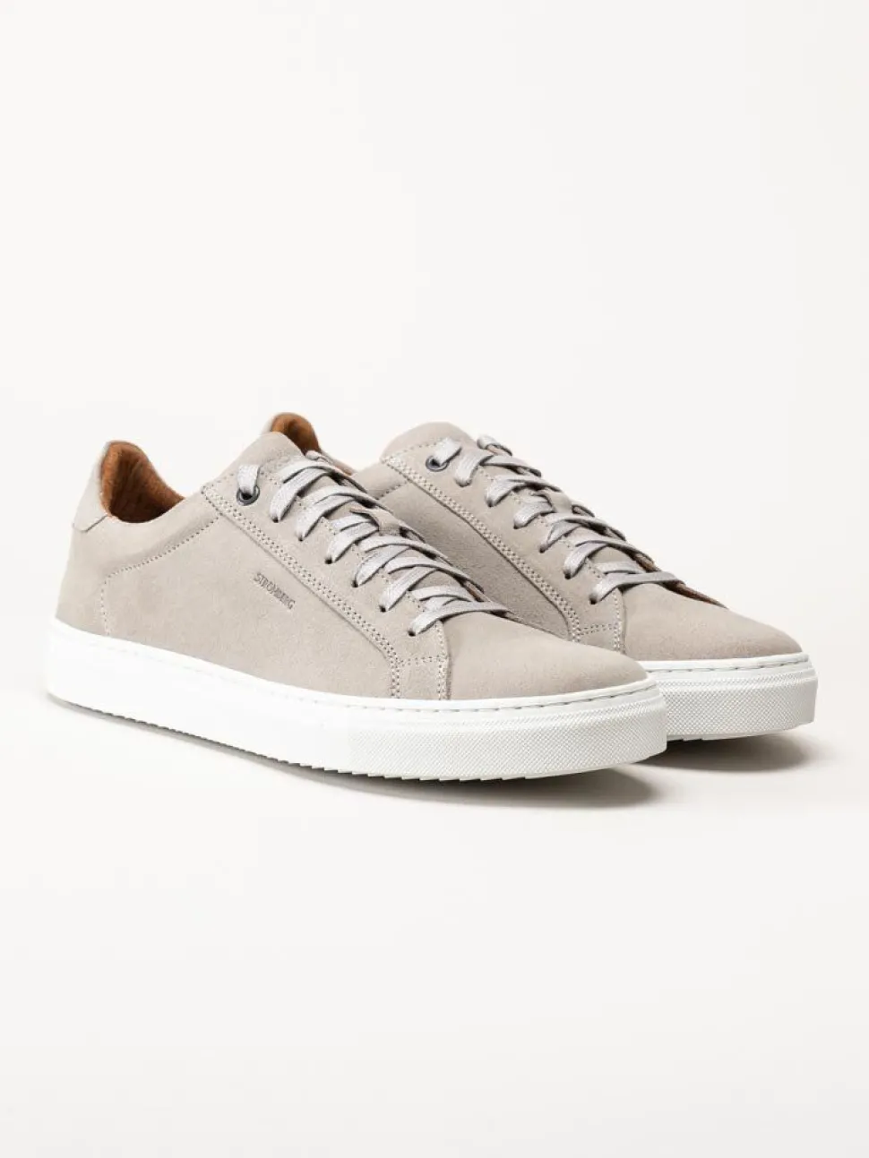 Strömberg - Arezzo - Ljusgrå sneakers i mocka