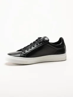 Strömberg - Arezzo - Svarta sneakers i skinn