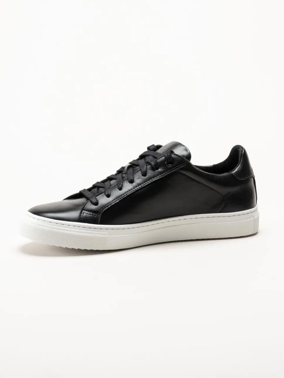 Strömberg - Arezzo - Svarta sneakers i skinn