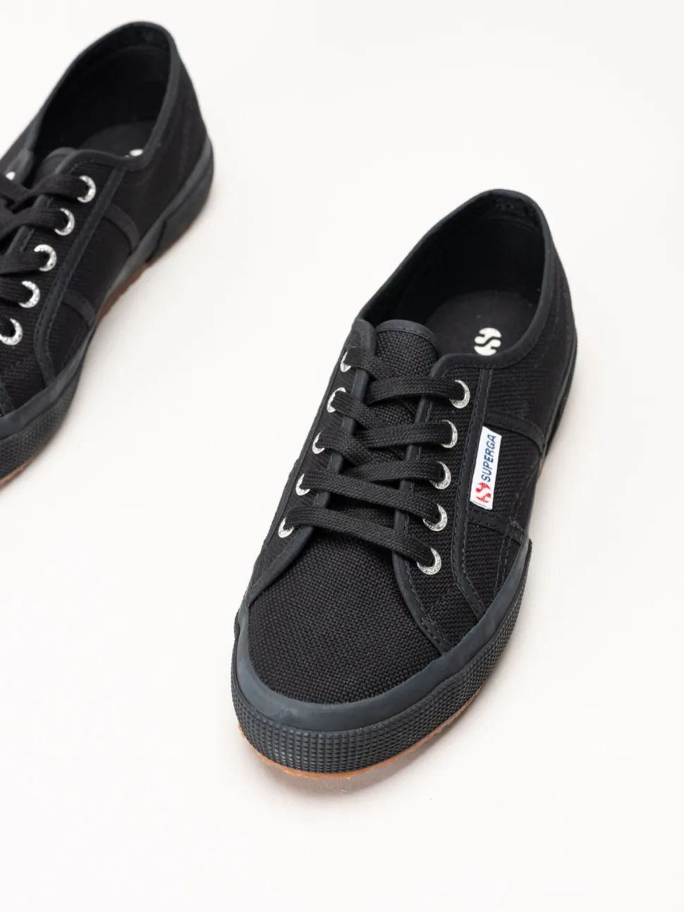 Superga - 2750 Cotu Classic - Svarta sneakers i canvas